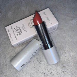 True + Luscious Super Moisture Lipstick